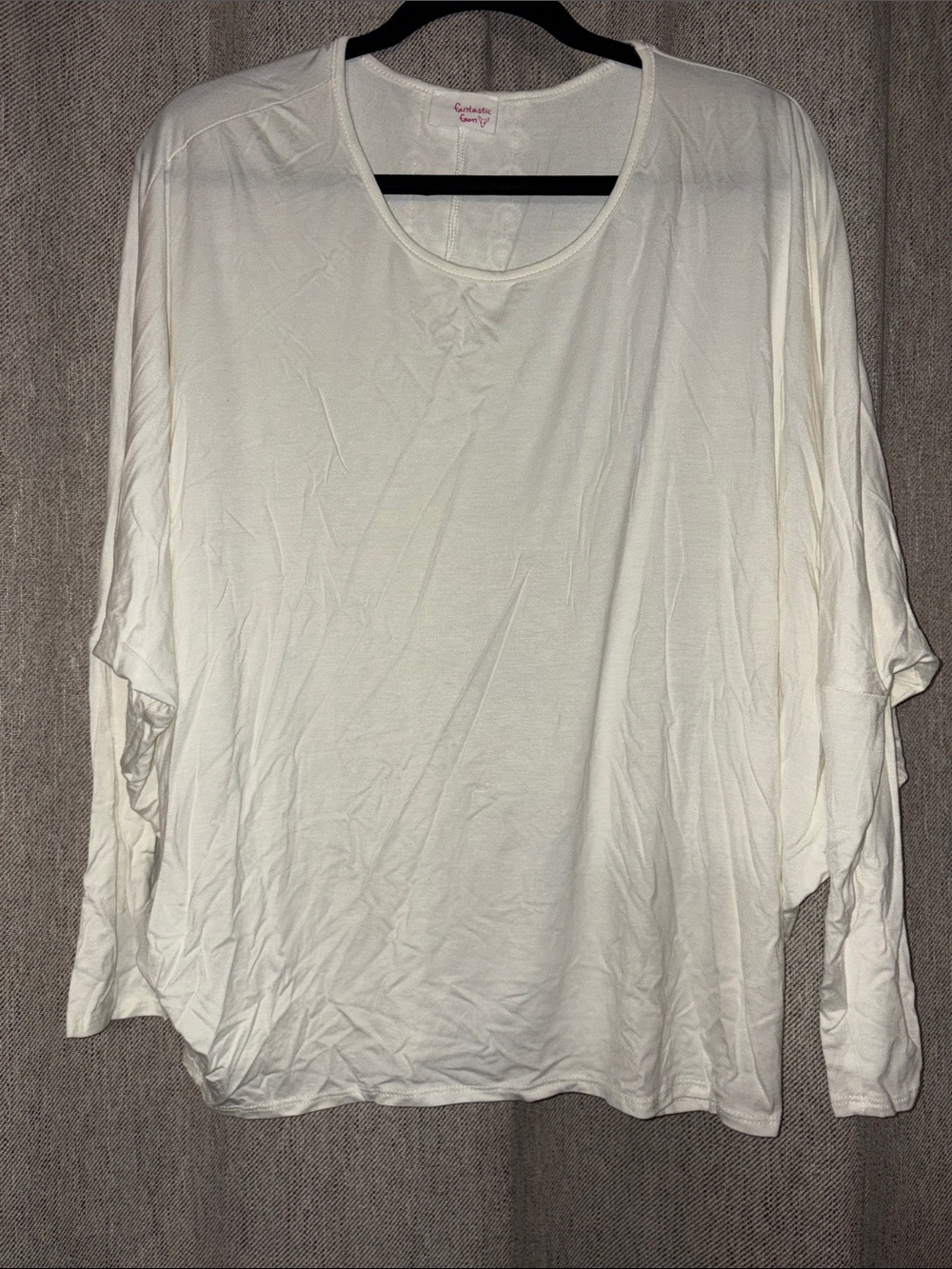Fantastic Fawn ivory Long Sleeve Scoop Neck Dolman Top from Goldentote. NWOT